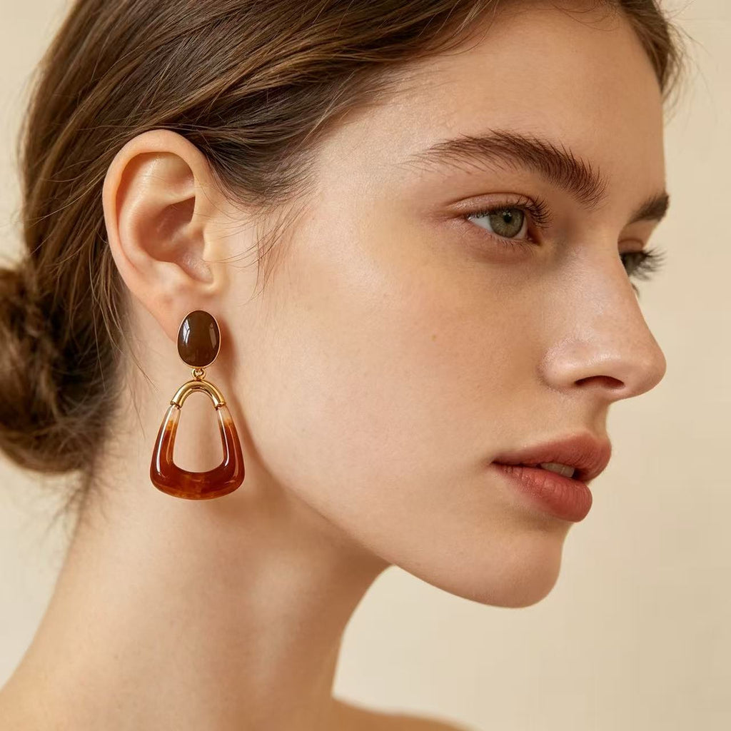 Minimalist Meets Vintage: The Ombré Amber Earrings You’ll Wear On Repeat
