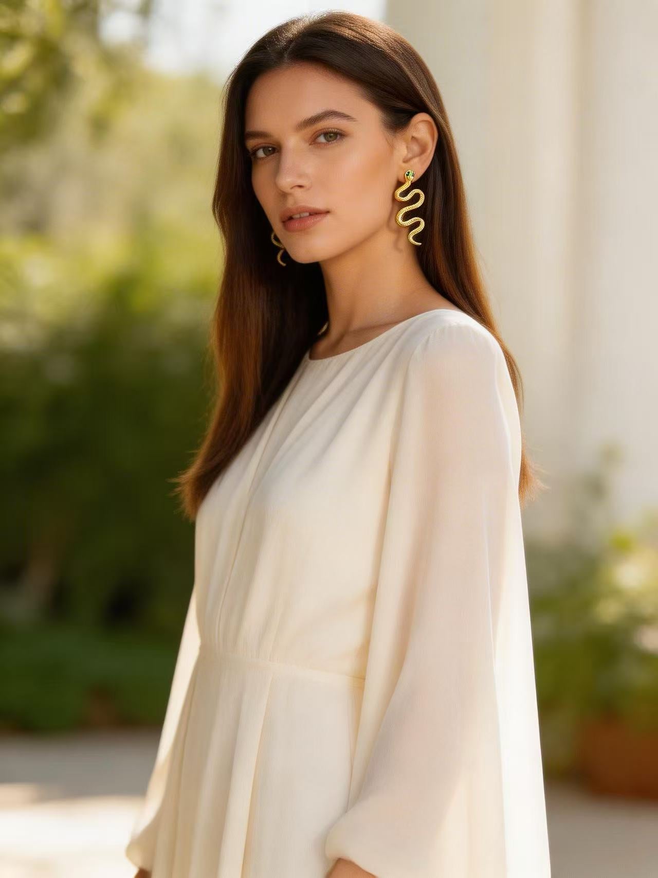 The ethereal snake at your ear unlocks the fashionable code of the design