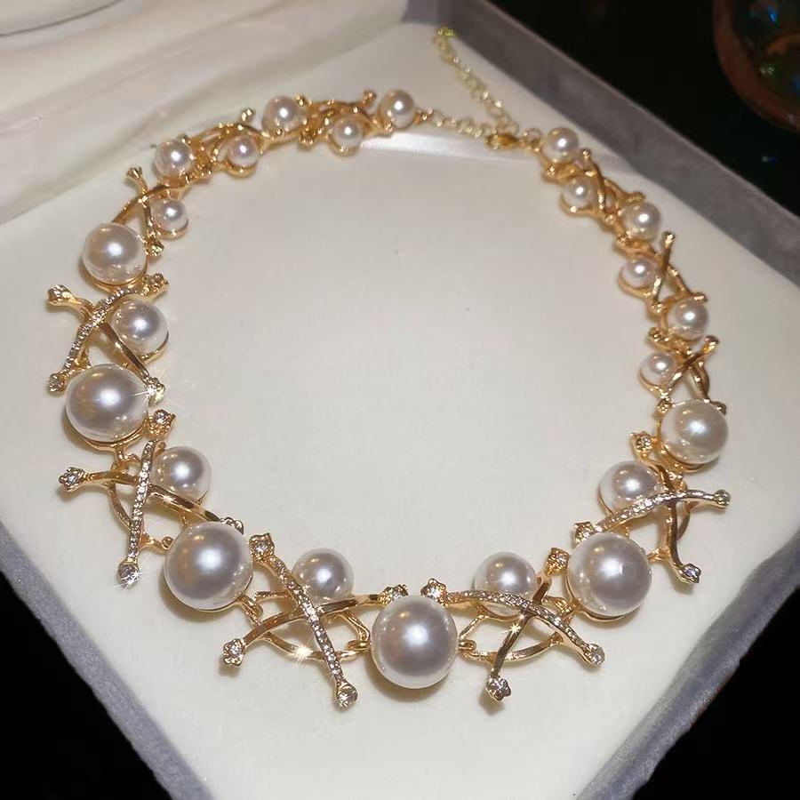 Pearls meet diamonds, unlocking the code to socialite chic