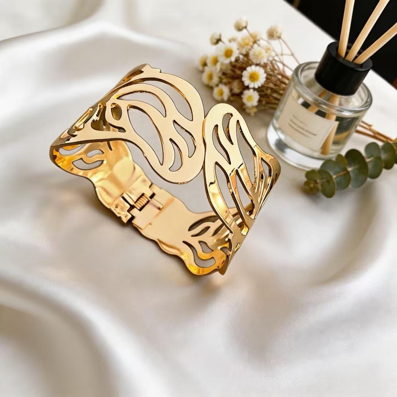 cbe71221-01d9-434f-9dc1-424b40ff003e